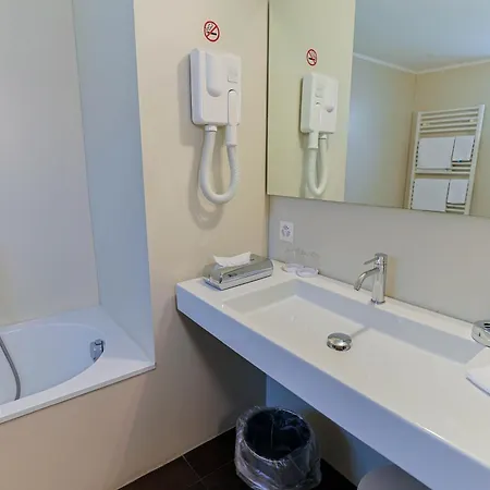 Locarno Hotell 3*